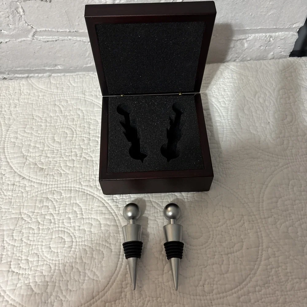 Wine Stopper Set With Two Wine Stopper  In A‎ Decorative Artistic  Box. Open Box